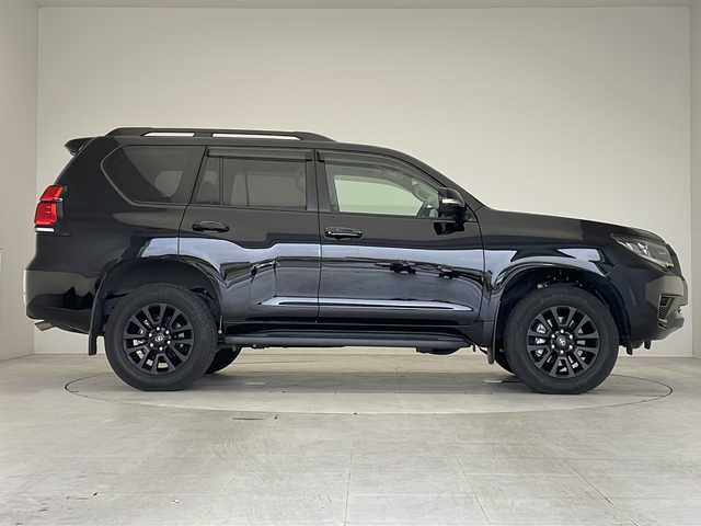 トヨタ ランドクルーザー プラド TX Lパッケージ マットブラED 愛知県 2022(令4)年 3.7万km アティチュードブラックマイカ 衝突軽減システム/純正9型ディズプレイオーディオ　ナビ機能あり/全方位カメラ/サンルーフ/レーダークルーズコントロール/シートヒーター/エアシート/電動格納サードシート/フルセグ/Bluetooth/バックカメラ/パワーシート/コーナーセンサー/純正アルミホイール/LEDヘッドライト/オートマチックハイビーム/ドライブレコーダー/ステアリングスイッチ/スマートキー/プッシュスタート