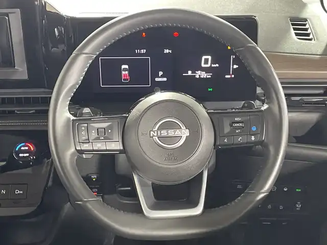 日産 セレナ ハイウェイスター V 福岡県 2024(令6)年 1.7万km ワイン 社外7インチメモリーナビゲーション/フルセグテレビ/全方位モニター/ETC/社外フリップダウンモニター/両側電動スライドドア/ハンズフリーオートスライドドア/プロパイロット/デジタルインナーミラー/ブラインドスポットモニター/LEDヘッドライト/革巻きステアリング/オートライト/オートハイビーム/LEDヘッドライト/スマートキー/プッシュスタートエンジン