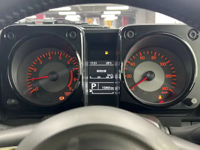 スズキ ジムニー XC 愛知県 2022(令4)年 1.6万km ブルーイッシュブラックパール3 ４WD/ターボ/9インチフローリングナビ/（AM/FM/フルセグTV/Bluetooth/CD/DVD）/スズキセーフティサポート/・衝突軽減ブレーキ/・レーンキープアシスト/・オートマチックハイビーム/・誤発進抑制機能/クルーズコントロール/前後ドライブレコーダー/ETC/ダウンヒルアシスト/アイドリングストップ/純正16インチアルミホイール/LEDヘッドライト/オートライト/ヘッドライトウォッシャー/撥水ファブリックシート/背面タイヤ/シートカバー/横滑り防止機能/スマートキー/プッシュスタート/革巻きステアリング/ステアリングスイッチ