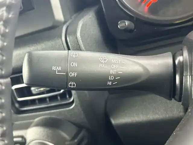 スズキ ジムニー XC 愛知県 2022(令4)年 1.6万km ブルーイッシュブラックパール3 ４WD/ターボ/9インチフローリングナビ/（AM/FM/フルセグTV/Bluetooth/CD/DVD）/スズキセーフティサポート/・衝突軽減ブレーキ/・レーンキープアシスト/・オートマチックハイビーム/・誤発進抑制機能/クルーズコントロール/前後ドライブレコーダー/ETC/ダウンヒルアシスト/アイドリングストップ/純正16インチアルミホイール/LEDヘッドライト/オートライト/ヘッドライトウォッシャー/撥水ファブリックシート/背面タイヤ/シートカバー/横滑り防止機能/スマートキー/プッシュスタート/革巻きステアリング/ステアリングスイッチ