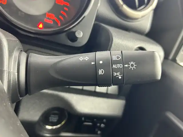 スズキ ジムニー XC 愛知県 2022(令4)年 1.6万km ブルーイッシュブラックパール3 ４WD/ターボ/9インチフローリングナビ/（AM/FM/フルセグTV/Bluetooth/CD/DVD）/スズキセーフティサポート/・衝突軽減ブレーキ/・レーンキープアシスト/・オートマチックハイビーム/・誤発進抑制機能/クルーズコントロール/前後ドライブレコーダー/ETC/ダウンヒルアシスト/アイドリングストップ/純正16インチアルミホイール/LEDヘッドライト/オートライト/ヘッドライトウォッシャー/撥水ファブリックシート/背面タイヤ/シートカバー/横滑り防止機能/スマートキー/プッシュスタート/革巻きステアリング/ステアリングスイッチ