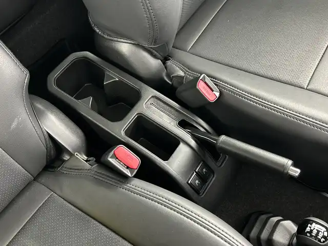 スズキ ジムニー XC 愛知県 2022(令4)年 1.6万km ブルーイッシュブラックパール3 ４WD/ターボ/9インチフローリングナビ/（AM/FM/フルセグTV/Bluetooth/CD/DVD）/スズキセーフティサポート/・衝突軽減ブレーキ/・レーンキープアシスト/・オートマチックハイビーム/・誤発進抑制機能/クルーズコントロール/前後ドライブレコーダー/ETC/ダウンヒルアシスト/アイドリングストップ/純正16インチアルミホイール/LEDヘッドライト/オートライト/ヘッドライトウォッシャー/撥水ファブリックシート/背面タイヤ/シートカバー/横滑り防止機能/スマートキー/プッシュスタート/革巻きステアリング/ステアリングスイッチ