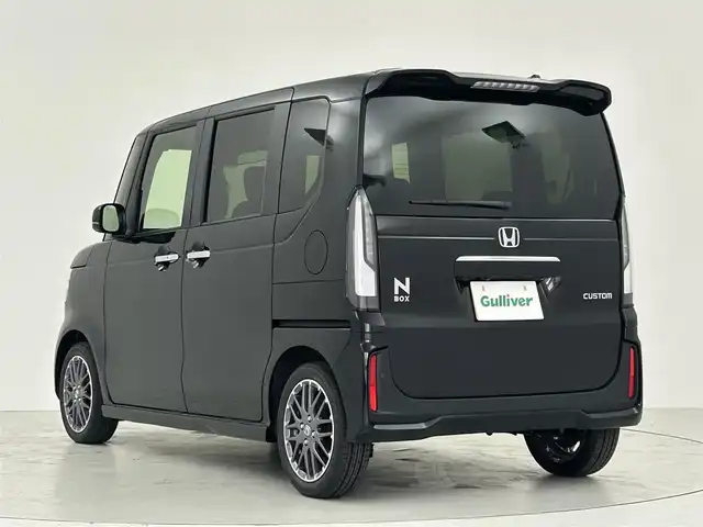 ホンダ Ｎ ＢＯＸ カスタム ターボ 大阪府 2025(令7)年 0.1千km クリスタルブラックパール 届出済未使用車/ホンダセンシング/　・衝突軽減ブレーキ/　・先行車発進お知らせ機能/　・路外逸脱抑制機能/　・標識認識機能/　・誤発進抑制機能/　・車線維持支援システム/純正ディスプレイオーディオ/（Bluetooth/TV）/バックカメラ/両側パワースライドドア/レーダークルーズコントロール/LEDヘッドライト/ハーフレザーシート/シートヒーター/純正15インチアルミホイール/ブラインドスポットモニター/コーナーセンサー/スマートキー