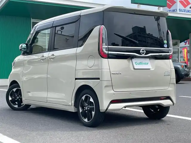 日産 ルークス HWS X プロパイロットED 島根県 2021(令3)年 1.6万km フローズンバニラパール 純正9インチＳＤナビ　/フルセグＴＶ　/ＤＶＤ再生　/Ｂｌｕｅｔｏｏｔｈ接続　/全方位／バック／フロント／サイドカメラ　/前方ドライブレコーダー　/ビルトインＥＴＣ　/アダプティブクルーズコントロール/衝突軽減ブレーキ　/アイドリングストップ/レーンキープアシスト/両側パワースライドドア　/後方コーナーセンサー　/オートハイビーム／ライト/純正LEDヘッドライト　/純正14インチアルミホイール/純正フロアマット