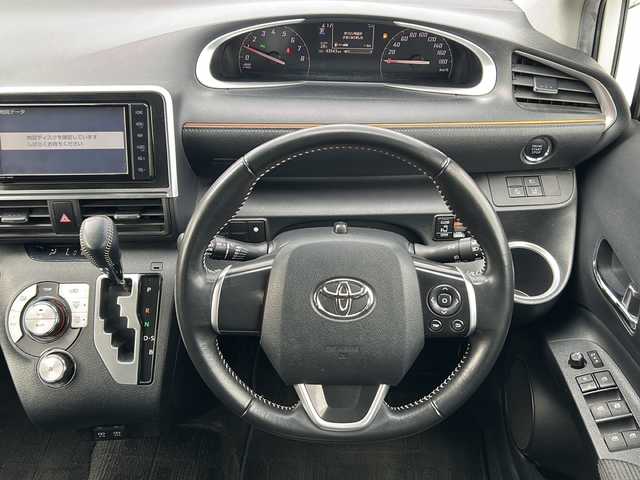 トヨタ シエンタ ファンベースG 三重県 2019(平31)年 4.4万km ホワイトパールクリスタルシャイン 純正ナビ /バックカメラ /スペアキー /トヨタセーフティセンス /USB給電 /LEDヘッドライト /両側パワースライドドア/オートハイビーム /オートライト /TVキャンセラー /レーンキープアシスト /ビルトインETC/純正フロアマット/衝突軽減ブレーキ/電動格納ミラー /禁煙車