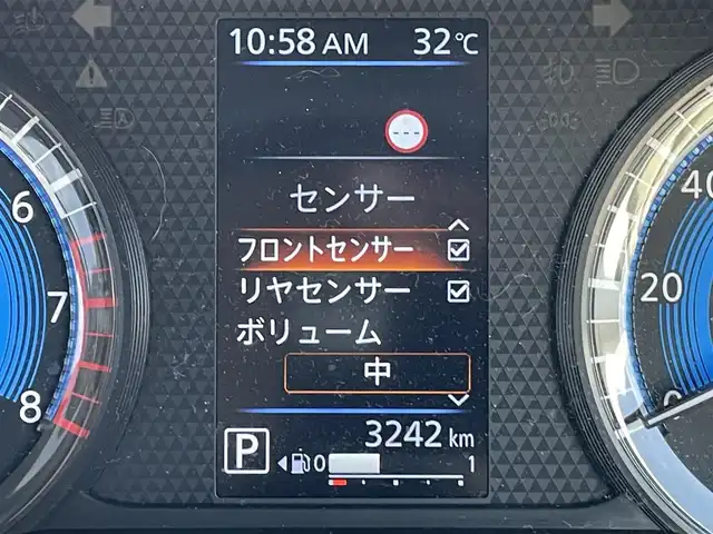三菱 デリカミニ T プレミアム 東京都 2024(令6)年 0.4万km ナチュラルアイボリーメタリック ワンオーナー　/ＯＰツートンカラー　/純正９型ＤＡ　/全周囲カメラ　/ＥＴＣ　/マイパイロット　/デジタルインナーミラー　/両側電動　/シートヒーター　/ルーフレール　/ＯＰサイドデカール付き　/Ｂｌｕｅｔｏｏｔｈ
