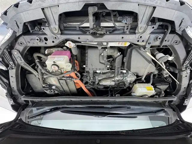 トヨタ エスクァイア ハイブリッド Gi 滋賀県 2017(平29)年 7.5万km ボルドーマイカメタリック 純正10インチナビ/【Bluetooth/CD/DVD/フルセグTV】/純正フリップダウンモニター/バックカメラ/クルーズコントロール/衝突軽減ブレーキ/両側パワースライドドア/レザーシート/D/Nシートヒーター/LEDヘッドライト/オートマチックハイビーム/ビルトインETC2.0/前方ドライブレコーダー/デジタルインナーミラー/プッシュスタート/スマートキー/ステアリングリモコン