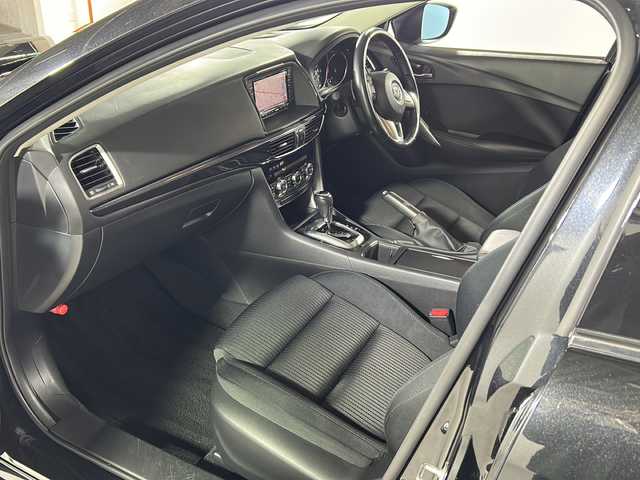 マツダ アテンザ ワゴン 20S 広島県 2014(平26)年 4万km ジェットブラックマイカ 禁煙車/純正ナビ/（Bluetooth/SD/CD/DVD/AUX/フルセグTV)/バックカメラ/前後ドライブレコーダー/ETC/クルーズコントロール/社外19インチアルミホイール/純正フロアマット/トノカバー/ルーフレール/LEDヘッドライト/アダプティブフロントライティングシステム/オートライト/ABS/横滑り防止装置/スペアキー1本/スマートキー/取扱説明書/保証書