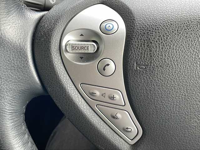 日産 リーフ X 岐阜県 2013(平25)年 2.1万km スーパーブラック 禁煙車/純正ナビ/バックカメラ/シートヒーター /ステアリングヒーター/クルーズコントロール/ステアリングスイッチ/インテリジェントキー /プッシュスタート /スペアキー/純正アルミホイール/純正フロアマット