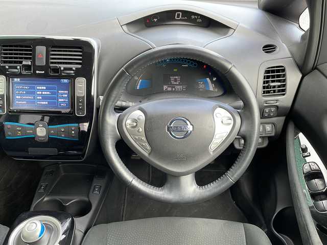 日産 リーフ X 岐阜県 2013(平25)年 2.1万km スーパーブラック 禁煙車/純正ナビ/バックカメラ/シートヒーター /ステアリングヒーター/クルーズコントロール/ステアリングスイッチ/インテリジェントキー /プッシュスタート /スペアキー/純正アルミホイール/純正フロアマット