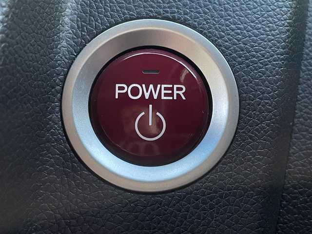 ホンダ フィット ハイブリット Lパッケージ 岡山県 2014(平26)年 9.1万km クリスタルブラックパール 登録時走行距離90957km/純正SDナビ/(AM/FM/DISC/TV/BT)/衝突被害軽減システム/クルーズコントロール/バックカメラ/ETC/ドライブレコーダー/チップアップシート/プッシュスタート/スマートキー/スペアキー/スターターキー/社外15インチアルミホイール/記録簿/保証書/取扱説明書