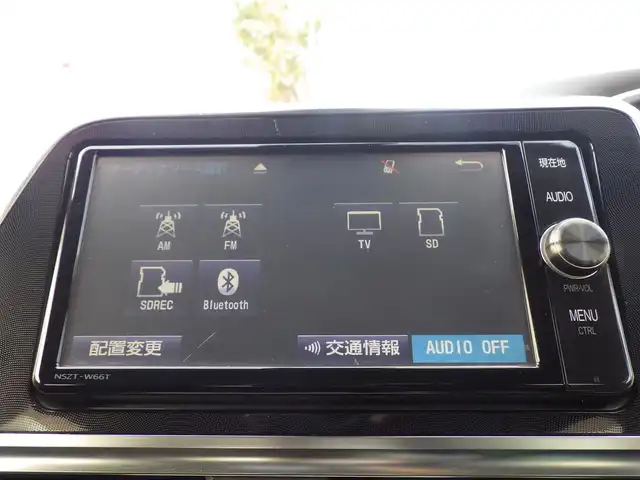 トヨタ シエンタ G 千葉県 2017(平29)年 5.7万km ホワイトパールクリスタルシャイン Toyota Safety Sense/・プリクラッシュセーフティ/・レーンディパーチャーアラート/・オートハイビーム/両側パワースライドドア/純正SDナビ/地デジTV/【DVD/CD再生機能　Bluetooth接続】/バックカメラ/前席シートヒーター/革巻きステアリング/ETC/HIDヘッドライト/ウインカーミラー/クリアランスソナー/スマートキー