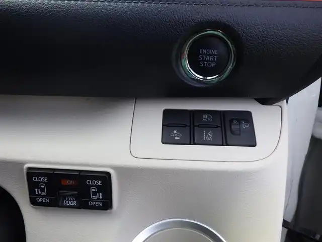 トヨタ シエンタ G 千葉県 2017(平29)年 5.7万km ホワイトパールクリスタルシャイン Toyota Safety Sense/・プリクラッシュセーフティ/・レーンディパーチャーアラート/・オートハイビーム/両側パワースライドドア/純正SDナビ/地デジTV/【DVD/CD再生機能　Bluetooth接続】/バックカメラ/前席シートヒーター/革巻きステアリング/ETC/HIDヘッドライト/ウインカーミラー/クリアランスソナー/スマートキー