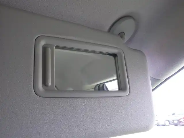 トヨタ シエンタ G 千葉県 2017(平29)年 5.7万km ホワイトパールクリスタルシャイン Toyota Safety Sense/・プリクラッシュセーフティ/・レーンディパーチャーアラート/・オートハイビーム/両側パワースライドドア/純正SDナビ/地デジTV/【DVD/CD再生機能　Bluetooth接続】/バックカメラ/前席シートヒーター/革巻きステアリング/ETC/HIDヘッドライト/ウインカーミラー/クリアランスソナー/スマートキー