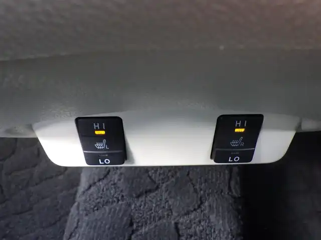トヨタ シエンタ G 千葉県 2017(平29)年 5.7万km ホワイトパールクリスタルシャイン Toyota Safety Sense/・プリクラッシュセーフティ/・レーンディパーチャーアラート/・オートハイビーム/両側パワースライドドア/純正SDナビ/地デジTV/【DVD/CD再生機能　Bluetooth接続】/バックカメラ/前席シートヒーター/革巻きステアリング/ETC/HIDヘッドライト/ウインカーミラー/クリアランスソナー/スマートキー