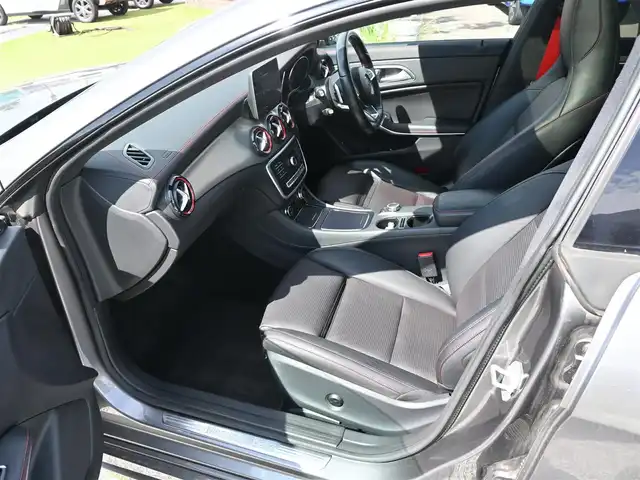 メルセデス・ベンツ ＣＬＡ２５０ シュポルト 4MATIC 千葉県 2016(平28)年 3.4万km マウンテングレー アクティブブレーキアシスト/レーンキープアシスト/ブラインドスポットアシスト/アテンションアシスト/パノラミックスライディングルーフ/ブラックレザーシート/前席パワーシート/harman/kardon/純正HDDナビ/地デジTV/【DVD/CD再生機能　Bluetooth接続】/バックカメラ/ドライブレコーダー/革巻きステアリング/ステアリングスイッチ/パドルシフト/ETC（2.0）/LEDヘッドライト/フォグライト/ウインカーミラー/純正19インチアルミホイル/サイド/カーテンエアバッグ/キーレスゴー