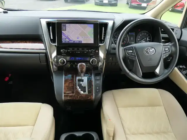 トヨタ アルファード X 千葉県 2022(令4)年 2.3万km ブラック Toyota Safety Sense/・プリクラッシュセーフティ/・レーンディパーチャーアラート/・オートハイビーム/・レーダークルーズコントロール/両側パワースライドドア/デジタルインナーミラー/9インチ純正コネクティッドナビ/地デジTV/【DVD/CD再生機能　Bluetooth接続】/バックカメラ/フリップダウンモニター/ドライブレコーダー（前後撮影）/革巻きステアリング/ステアリングスイッチ/ETC（2.0）/LEDヘッドライト/フォグライト/ウインカーミラー/クリアランスソナー/純正17インチアルミホイル/サイド/カーテンエアバッグ/スマートキー