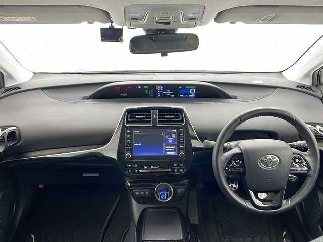 トヨタ プリウス ＰＨＶ S セーフティパッケージ 千葉県 2022(令4)年 2.9万km プラチナホワイトパールマイカ 純正ディスプレイオーディオ/　Bluetooth/フルセグTV/Apple car play/Android Auto/トヨタセーフティセンス/レーダークルーズコントロール/レーンキープアシスト/衝突軽減ブレーキ/クリアランスソナー/先行車発進警報/ロードサインアシスト/ブラインドスポットモニター/全方位カメラ/オートハイビーム/ビルトインETC/前方ドラレコ/LEDライト/フォグランプ/フロアマット/ドアバイザー/充電プラグあり/トノカバー
