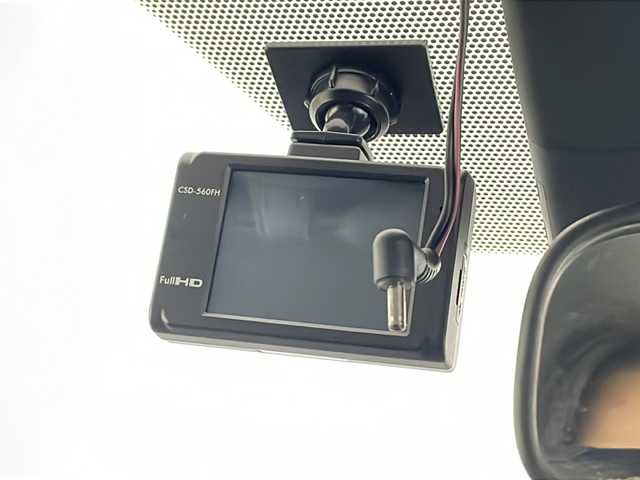 トヨタ プリウス ＰＨＶ S セーフティパッケージ 千葉県 2022(令4)年 2.9万km プラチナホワイトパールマイカ 純正ディスプレイオーディオ/　Bluetooth/フルセグTV/Apple car play/Android Auto/トヨタセーフティセンス/レーダークルーズコントロール/レーンキープアシスト/衝突軽減ブレーキ/クリアランスソナー/先行車発進警報/ロードサインアシスト/ブラインドスポットモニター/全方位カメラ/オートハイビーム/ビルトインETC/前方ドラレコ/LEDライト/フォグランプ/フロアマット/ドアバイザー/充電プラグあり/トノカバー