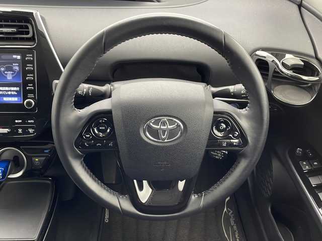 トヨタ プリウス ＰＨＶ S セーフティパッケージ 千葉県 2022(令4)年 2.9万km プラチナホワイトパールマイカ 純正ディスプレイオーディオ/　Bluetooth/フルセグTV/Apple car play/Android Auto/トヨタセーフティセンス/レーダークルーズコントロール/レーンキープアシスト/衝突軽減ブレーキ/クリアランスソナー/先行車発進警報/ロードサインアシスト/ブラインドスポットモニター/全方位カメラ/オートハイビーム/ビルトインETC/前方ドラレコ/LEDライト/フォグランプ/フロアマット/ドアバイザー/充電プラグあり/トノカバー