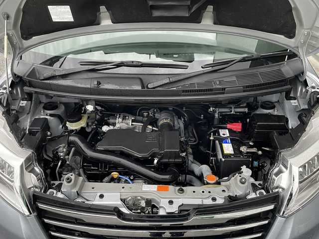 トヨタ ルーミー カスタムG S 岐阜県 2017(平29)年 0.7万km ブライトシルバーM 禁煙車/AM/FM/CD/SD/BT/純正ナビ/ワンセグTV/クルーズコントロール/衝突軽減ブレーキ/両側パワースライドドア/アイドリングストップ/純正アルミホイール/純正フロアマット/ドアバイザー/プッシュスタート/オートライト/オートハイビーム/電動格納ミラー/スマートキー/スペアキー