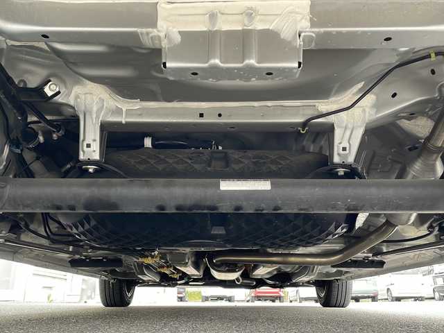 トヨタ ルーミー カスタムG S 岐阜県 2017(平29)年 0.7万km ブライトシルバーM 禁煙車/AM/FM/CD/SD/BT/純正ナビ/ワンセグTV/クルーズコントロール/衝突軽減ブレーキ/両側パワースライドドア/アイドリングストップ/純正アルミホイール/純正フロアマット/ドアバイザー/プッシュスタート/オートライト/オートハイビーム/電動格納ミラー/スマートキー/スペアキー