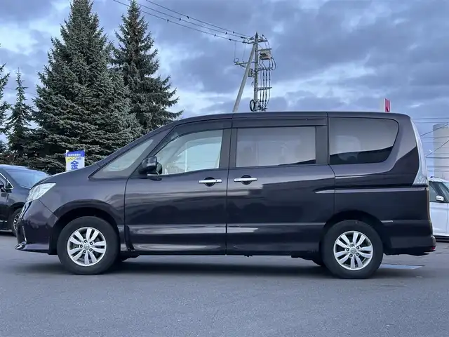 日産 セレナ ハイウェイスター 道北・旭川 2014(平26)年 8.7万km オーロラモーヴ (株)IDOMが運営する【じしゃロン旭川店】の自社ローン専用車両になります。こちらは現金またはオートローンご利用時の価格です。自社ローンご希望の方は別途その旨お申付け下さい/　/・純正ナビ(CD/DVD/BT/SD/フルセグ)/・バックカメラ/・ETC/・両側パワースライドドア/・クルーズコントロール/・電動格納ウィンカーミラー/・オートライト/・プッシュスタート/・スマートキー２個/・フォグランプ/・現車装着サマータイヤ 純正AW205/60R15/・取扱説明書