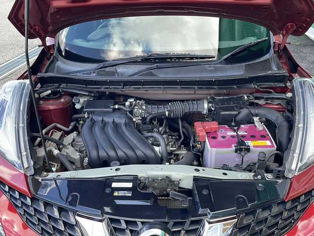 日産 ジューク 15RX Vセレクション 岐阜県 2016(平28)年 8.6万km ラディアントレッド 禁煙車/純正ナビ/Bluetooth/衝突軽減ブレーキ/レーンキープアシスト/アイドリングストップ/バックカメラ/ドライブレコーダー/ETC/純正アルミホイール/純正フロアマット/ドアバイザー/プッシュスタート/オートライト/オートエアコン/スマートキー/スペアキー