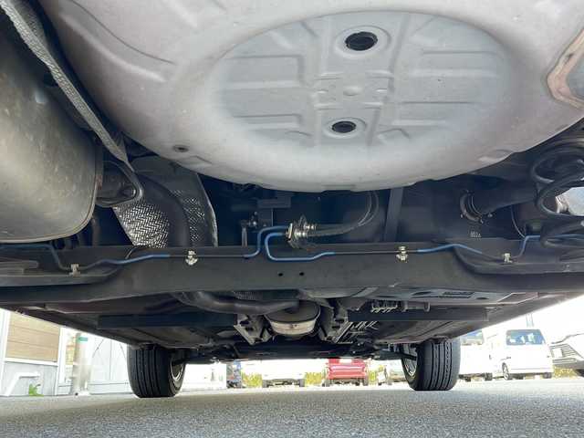 日産 ジューク 15RX Vセレクション 岐阜県 2016(平28)年 8.6万km ラディアントレッド 禁煙車/純正ナビ/Bluetooth/衝突軽減ブレーキ/レーンキープアシスト/アイドリングストップ/バックカメラ/ドライブレコーダー/ETC/純正アルミホイール/純正フロアマット/ドアバイザー/プッシュスタート/オートライト/オートエアコン/スマートキー/スペアキー