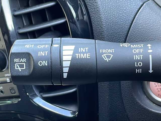 日産 ジューク 15RX Vセレクション 岐阜県 2016(平28)年 8.6万km ラディアントレッド 禁煙車/純正ナビ/Bluetooth/衝突軽減ブレーキ/レーンキープアシスト/アイドリングストップ/バックカメラ/ドライブレコーダー/ETC/純正アルミホイール/純正フロアマット/ドアバイザー/プッシュスタート/オートライト/オートエアコン/スマートキー/スペアキー