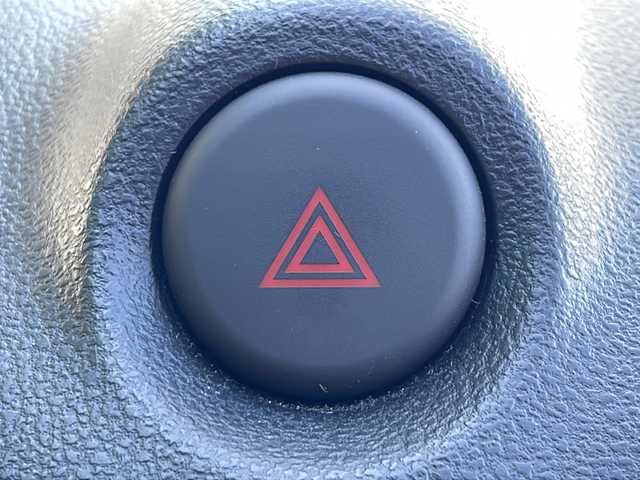 日産 ジューク 15RX Vセレクション 岐阜県 2016(平28)年 8.6万km ラディアントレッド 禁煙車/純正ナビ/Bluetooth/衝突軽減ブレーキ/レーンキープアシスト/アイドリングストップ/バックカメラ/ドライブレコーダー/ETC/純正アルミホイール/純正フロアマット/ドアバイザー/プッシュスタート/オートライト/オートエアコン/スマートキー/スペアキー