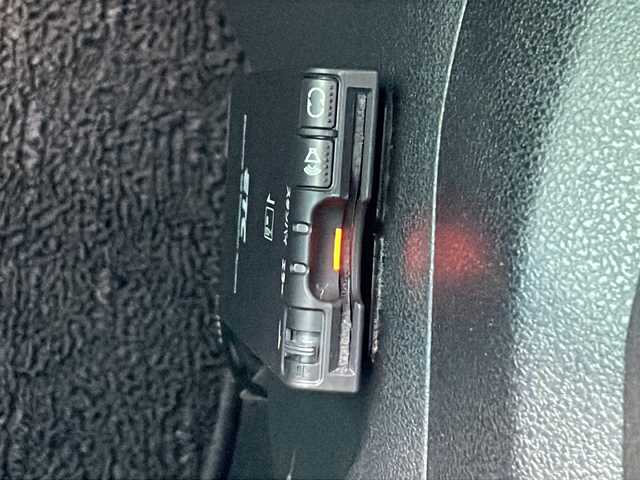 日産 ジューク 15RX Vセレクション 岐阜県 2016(平28)年 8.6万km ラディアントレッド 禁煙車/純正ナビ/Bluetooth/衝突軽減ブレーキ/レーンキープアシスト/アイドリングストップ/バックカメラ/ドライブレコーダー/ETC/純正アルミホイール/純正フロアマット/ドアバイザー/プッシュスタート/オートライト/オートエアコン/スマートキー/スペアキー