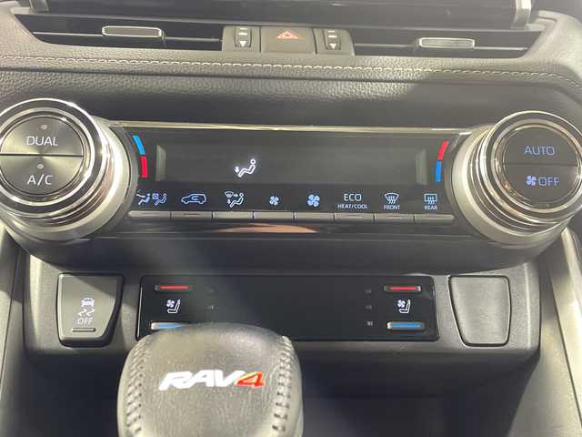トヨタ ＲＡＶ４ ハイブリッドG 神奈川県 2022(令4)年 8.4万km ホワイトパールクリスタルシャイン トヨタセーフティセンス/純正9インチディスプレイオーディオナビキット付き/パノラミックビューモニター/４WD/ドライブレコーダー/ブラインドスポットモニター/レーダークルーズコントロール/スマートキー/レザーシート/パワーシート/シートヒーター/シートベンチレーション/シートポジションメモリー/ステアリングヒーター/ビルトインETC2.0/LEDヘッドライト/ハンズフリーパワーバックドア/アイドリングストップ/フォグランプ/オートライト/ウィンカーミラー/電動格納ミラー/純正18インチAW/プッシュスタート/フロアマット/スペアキー/取扱説明書
