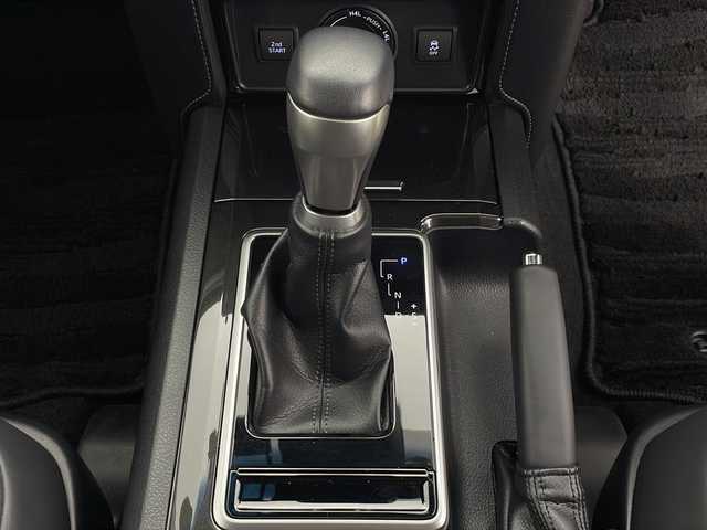 トヨタ ランドクルーザー プラド TX Lパッケージ ブラックED 秋田県 2020(令2)年 1.6万km ホワイトパールクリスタルシャイン ４WD/ワンオーナー　/純正メーカーＯＰナビ【AM/FM/BT】　/パノラミックビューモニター/ＥＴＣ2.0/レザーシート　/ＬＥＤヘッドライト　/運転席パワーシート　/前後ドライブレコーダー　/衝突被害軽減システム　/フルセグＴＶ　/バックカメラ　/横滑り防止装置/オートエアコン/USBポート/クリアランスソナー/レーンキープアシスト/オートマチックハイビーム/オートライト/プッシュスタート/電格ミラー/純正AW/純正フロアマット/革巻きステアリング/レーダークルーズコントロール/ルーフレール/ウィンカーミラー/フォグライト