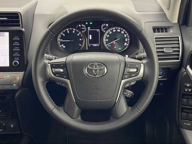 トヨタ ランドクルーザー プラド TX Lパッケージ ブラックED 秋田県 2020(令2)年 1.6万km ホワイトパールクリスタルシャイン ４WD/ワンオーナー　/純正メーカーＯＰナビ【AM/FM/BT】　/パノラミックビューモニター/ＥＴＣ2.0/レザーシート　/ＬＥＤヘッドライト　/運転席パワーシート　/前後ドライブレコーダー　/衝突被害軽減システム　/フルセグＴＶ　/バックカメラ　/横滑り防止装置/オートエアコン/USBポート/クリアランスソナー/レーンキープアシスト/オートマチックハイビーム/オートライト/プッシュスタート/電格ミラー/純正AW/純正フロアマット/革巻きステアリング/レーダークルーズコントロール/ルーフレール/ウィンカーミラー/フォグライト