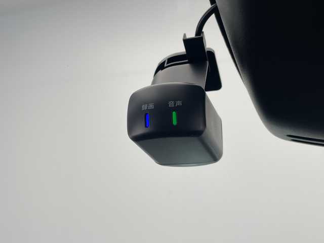 日産 セレナ e－パワー ハイウェイスター V 宮崎県 2023(令5)年 0.1千km ダイヤモンドブラック 禁煙車/エマージェンシーブレーキ/純正9型ディスプレイオーディオ/（MM223D-Le/AppleCarPlay/Bluetooth/FMAM/USB/HDMI）/純正ビルトイン2.0ETC/純正前後ドライブレコーダー/純正OP/フロントリップスポイラー/（フロントダイナミックパック）/純正16インチアルミ/純正LEDオートライト/純正LEDフォグ/ハンズフリー両側電動スライドドア/アラウンドビューモニター/プロパイロット/ブラインドスポットモニター/パーキングアシスト/デジタルインナーミラー/電子パーキング/オートホールド/撥水シート/デュアルオートエアコン/インテリジェントキー/プッシュエンジンスタート/新車時保証書/取扱い説明書