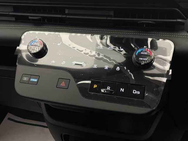 日産 セレナ e－パワー ハイウェイスター V 宮崎県 2023(令5)年 0.1千km ダイヤモンドブラック 禁煙車/エマージェンシーブレーキ/純正9型ディスプレイオーディオ/（MM223D-Le/AppleCarPlay/Bluetooth/FMAM/USB/HDMI）/純正ビルトイン2.0ETC/純正前後ドライブレコーダー/純正OP/フロントリップスポイラー/（フロントダイナミックパック）/純正16インチアルミ/純正LEDオートライト/純正LEDフォグ/ハンズフリー両側電動スライドドア/アラウンドビューモニター/プロパイロット/ブラインドスポットモニター/パーキングアシスト/デジタルインナーミラー/電子パーキング/オートホールド/撥水シート/デュアルオートエアコン/インテリジェントキー/プッシュエンジンスタート/新車時保証書/取扱い説明書