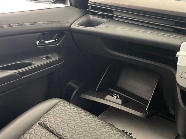 日産 セレナ e－パワー ハイウェイスター V 宮崎県 2023(令5)年 0.1千km ダイヤモンドブラック 禁煙車/エマージェンシーブレーキ/純正9型ディスプレイオーディオ/（MM223D-Le/AppleCarPlay/Bluetooth/FMAM/USB/HDMI）/純正ビルトイン2.0ETC/純正前後ドライブレコーダー/純正OP/フロントリップスポイラー/（フロントダイナミックパック）/純正16インチアルミ/純正LEDオートライト/純正LEDフォグ/ハンズフリー両側電動スライドドア/アラウンドビューモニター/プロパイロット/ブラインドスポットモニター/パーキングアシスト/デジタルインナーミラー/電子パーキング/オートホールド/撥水シート/デュアルオートエアコン/インテリジェントキー/プッシュエンジンスタート/新車時保証書/取扱い説明書