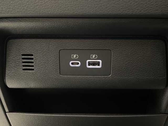 日産 セレナ e－パワー ハイウェイスター V 宮崎県 2023(令5)年 0.1千km ダイヤモンドブラック 禁煙車/エマージェンシーブレーキ/純正9型ディスプレイオーディオ/（MM223D-Le/AppleCarPlay/Bluetooth/FMAM/USB/HDMI）/純正ビルトイン2.0ETC/純正前後ドライブレコーダー/純正OP/フロントリップスポイラー/（フロントダイナミックパック）/純正16インチアルミ/純正LEDオートライト/純正LEDフォグ/ハンズフリー両側電動スライドドア/アラウンドビューモニター/プロパイロット/ブラインドスポットモニター/パーキングアシスト/デジタルインナーミラー/電子パーキング/オートホールド/撥水シート/デュアルオートエアコン/インテリジェントキー/プッシュエンジンスタート/新車時保証書/取扱い説明書