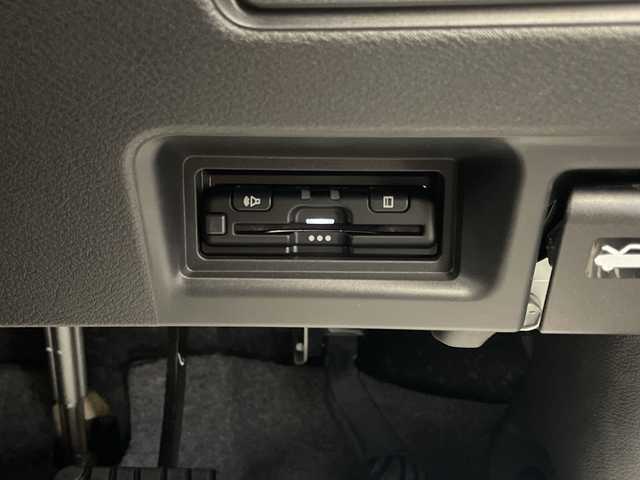 日産 セレナ e－パワー ハイウェイスター V 宮崎県 2023(令5)年 0.1千km ダイヤモンドブラック 禁煙車/エマージェンシーブレーキ/純正9型ディスプレイオーディオ/（MM223D-Le/AppleCarPlay/Bluetooth/FMAM/USB/HDMI）/純正ビルトイン2.0ETC/純正前後ドライブレコーダー/純正OP/フロントリップスポイラー/（フロントダイナミックパック）/純正16インチアルミ/純正LEDオートライト/純正LEDフォグ/ハンズフリー両側電動スライドドア/アラウンドビューモニター/プロパイロット/ブラインドスポットモニター/パーキングアシスト/デジタルインナーミラー/電子パーキング/オートホールド/撥水シート/デュアルオートエアコン/インテリジェントキー/プッシュエンジンスタート/新車時保証書/取扱い説明書