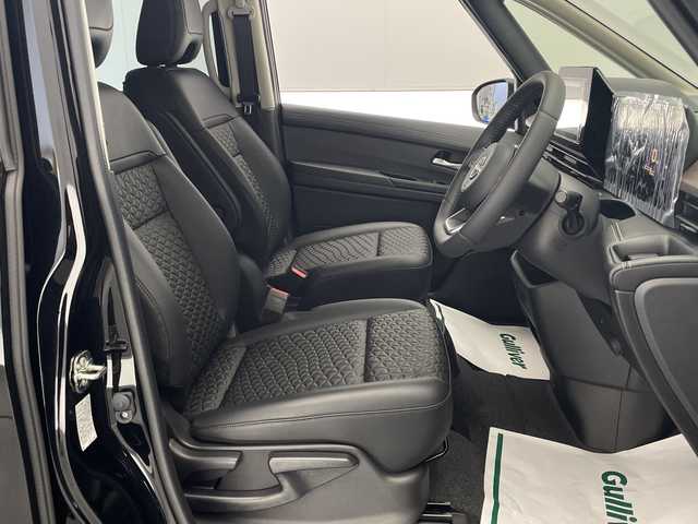 日産 セレナ e－パワー ハイウェイスター V 宮崎県 2023(令5)年 0.1千km ダイヤモンドブラック 禁煙車/エマージェンシーブレーキ/純正9型ディスプレイオーディオ/（MM223D-Le/AppleCarPlay/Bluetooth/FMAM/USB/HDMI）/純正ビルトイン2.0ETC/純正前後ドライブレコーダー/純正OP/フロントリップスポイラー/（フロントダイナミックパック）/純正16インチアルミ/純正LEDオートライト/純正LEDフォグ/ハンズフリー両側電動スライドドア/アラウンドビューモニター/プロパイロット/ブラインドスポットモニター/パーキングアシスト/デジタルインナーミラー/電子パーキング/オートホールド/撥水シート/デュアルオートエアコン/インテリジェントキー/プッシュエンジンスタート/新車時保証書/取扱い説明書