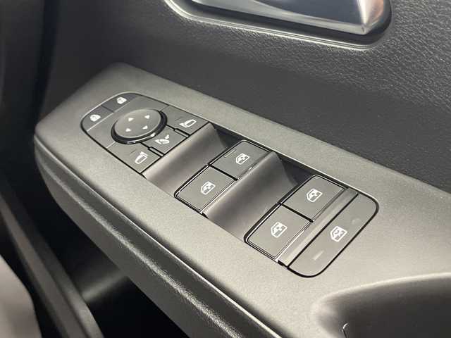 日産 セレナ e－パワー ハイウェイスター V 宮崎県 2023(令5)年 0.1千km ダイヤモンドブラック 禁煙車/エマージェンシーブレーキ/純正9型ディスプレイオーディオ/（MM223D-Le/AppleCarPlay/Bluetooth/FMAM/USB/HDMI）/純正ビルトイン2.0ETC/純正前後ドライブレコーダー/純正OP/フロントリップスポイラー/（フロントダイナミックパック）/純正16インチアルミ/純正LEDオートライト/純正LEDフォグ/ハンズフリー両側電動スライドドア/アラウンドビューモニター/プロパイロット/ブラインドスポットモニター/パーキングアシスト/デジタルインナーミラー/電子パーキング/オートホールド/撥水シート/デュアルオートエアコン/インテリジェントキー/プッシュエンジンスタート/新車時保証書/取扱い説明書