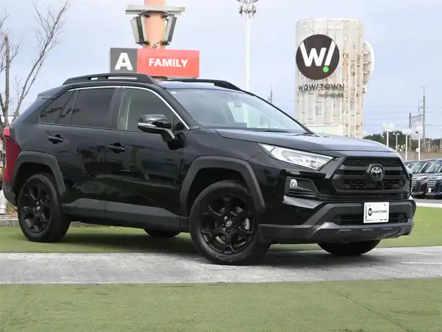 トヨタ ＲＡＶ４ アドベンチャー オフロードPKG 千葉県 2021(令3)年 5.6万km アティチュードブラックマイカ Toyota Safety Sense/・プリクラッシュセーフティ/・レーンディパーチャーアラート/・オートハイビーム/・レーダークルーズコントロール/パワーバックドア/運転席パワーシート/前席エアシート/シートヒーター/ディスプレイオーディオ/純正地デジTV/【Bluetooth接続】/バックカメラ/ドライブレコーダー（前後撮影）/革巻きステアリング/ステアリングヒーター/ステアリングスイッチ/ETC/LEDヘッドライト/フォグライト/ウインカーミラー/クリアランスソナー/純正18インチアルミホイル/サイド/カーテンエアバッグ/スマートキー