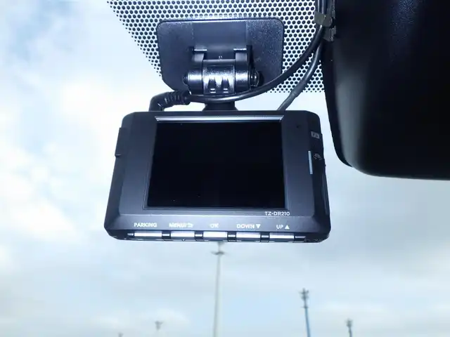 トヨタ ＲＡＶ４ アドベンチャー オフロードPKG 千葉県 2021(令3)年 5.6万km アティチュードブラックマイカ Toyota Safety Sense/・プリクラッシュセーフティ/・レーンディパーチャーアラート/・オートハイビーム/・レーダークルーズコントロール/パワーバックドア/運転席パワーシート/前席エアシート/シートヒーター/ディスプレイオーディオ/純正地デジTV/【Bluetooth接続】/バックカメラ/ドライブレコーダー（前後撮影）/革巻きステアリング/ステアリングヒーター/ステアリングスイッチ/ETC/LEDヘッドライト/フォグライト/ウインカーミラー/クリアランスソナー/純正18インチアルミホイル/サイド/カーテンエアバッグ/スマートキー