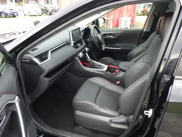 トヨタ ＲＡＶ４ アドベンチャー オフロードPKG 千葉県 2021(令3)年 5.6万km アティチュードブラックマイカ Toyota Safety Sense/・プリクラッシュセーフティ/・レーンディパーチャーアラート/・オートハイビーム/・レーダークルーズコントロール/パワーバックドア/運転席パワーシート/前席エアシート/シートヒーター/ディスプレイオーディオ/純正地デジTV/【Bluetooth接続】/バックカメラ/ドライブレコーダー（前後撮影）/革巻きステアリング/ステアリングヒーター/ステアリングスイッチ/ETC/LEDヘッドライト/フォグライト/ウインカーミラー/クリアランスソナー/純正18インチアルミホイル/サイド/カーテンエアバッグ/スマートキー