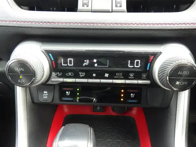 トヨタ ＲＡＶ４ アドベンチャー オフロードPKG 千葉県 2021(令3)年 5.6万km アティチュードブラックマイカ Toyota Safety Sense/・プリクラッシュセーフティ/・レーンディパーチャーアラート/・オートハイビーム/・レーダークルーズコントロール/パワーバックドア/運転席パワーシート/前席エアシート/シートヒーター/ディスプレイオーディオ/純正地デジTV/【Bluetooth接続】/バックカメラ/ドライブレコーダー（前後撮影）/革巻きステアリング/ステアリングヒーター/ステアリングスイッチ/ETC/LEDヘッドライト/フォグライト/ウインカーミラー/クリアランスソナー/純正18インチアルミホイル/サイド/カーテンエアバッグ/スマートキー