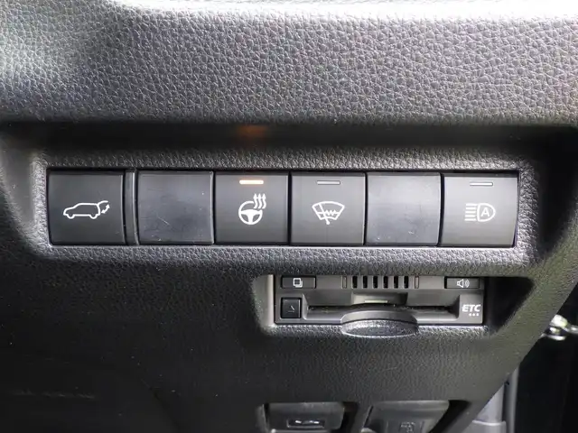 トヨタ ＲＡＶ４ アドベンチャー オフロードPKG 千葉県 2021(令3)年 5.6万km アティチュードブラックマイカ Toyota Safety Sense/・プリクラッシュセーフティ/・レーンディパーチャーアラート/・オートハイビーム/・レーダークルーズコントロール/パワーバックドア/運転席パワーシート/前席エアシート/シートヒーター/ディスプレイオーディオ/純正地デジTV/【Bluetooth接続】/バックカメラ/ドライブレコーダー（前後撮影）/革巻きステアリング/ステアリングヒーター/ステアリングスイッチ/ETC/LEDヘッドライト/フォグライト/ウインカーミラー/クリアランスソナー/純正18インチアルミホイル/サイド/カーテンエアバッグ/スマートキー