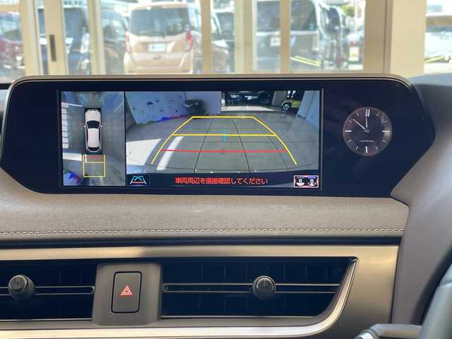 レクサス ＵＸ 250h バージョンC 埼玉県 2022(令4)年 2.5万km ソニッククォーツ レクサスセーフティシステム/純正メーカーナビ/　　CD/DVD/BT/USB/フルセグ/全方位カメラ/パワーバックドア/レーダークルーズコントロール/レーンキープアシスト/LEDヘッドライト/ハーフレザーシート/パワーシート/シートヒーター/ステアリングヒーター/純正17インチアルミホイール/パドルシフト/コーナーセンサー/ETC/スマートキー×2/禁煙車