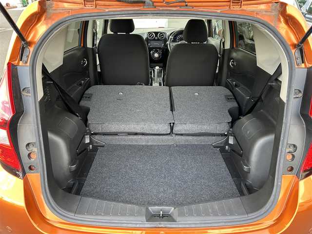 日産 ノート e－パワー X Vセレクション 宮城県 2020(令2)年 6万km プレミアムコロナオレンジ インテリジェントクルーズコントロールセット/・インテリジェントクルーズコントロール/・車線逸脱防止支援システム/＝＝＝/インテリジェントエマージェンシーブレーキ/車線逸脱警報/踏み間違い衝突防止アシスト/フロント＆バックソナー/純正ナビ（MM319D-W）/・CD/DVD/・Bluetooth/・フルセグTV/ドライブレコーダー/ETC/LEDヘッドランプ/ハイビームアシスト/オートライト/スマートキー＆プッシュスタート/助手席回転シート/電動格納ミラー/純正15インチAW/純正フロアマット/Wエアバッグ