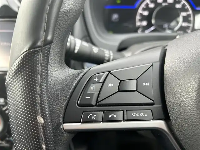 日産 ノート e－パワー X Vセレクション 宮城県 2020(令2)年 6万km プレミアムコロナオレンジ インテリジェントクルーズコントロールセット/・インテリジェントクルーズコントロール/・車線逸脱防止支援システム/＝＝＝/インテリジェントエマージェンシーブレーキ/車線逸脱警報/踏み間違い衝突防止アシスト/フロント＆バックソナー/純正ナビ（MM319D-W）/・CD/DVD/・Bluetooth/・フルセグTV/ドライブレコーダー/ETC/LEDヘッドランプ/ハイビームアシスト/オートライト/スマートキー＆プッシュスタート/助手席回転シート/電動格納ミラー/純正15インチAW/純正フロアマット/Wエアバッグ